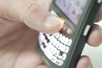 Consultațiile telefonice contra depresiei sunt mai ușoare pentru pacienți, din punct de vedere al accesului. Foto: Shutterstock