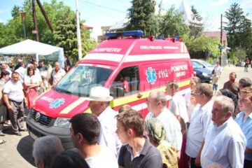 Mii de pelerini, în procesiune pe străzile Sucevei