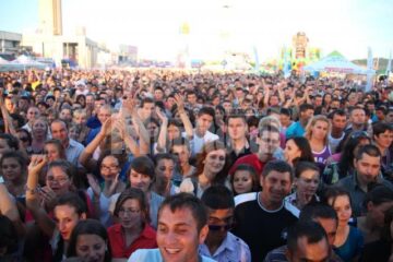 Puzderie de lume la concertele organizate de Zilele Sucevei
