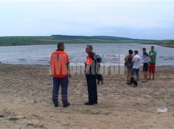 La fața locului s-a deplasat un echipaj SMURD și pompierii de la Detașamentul Suceava
