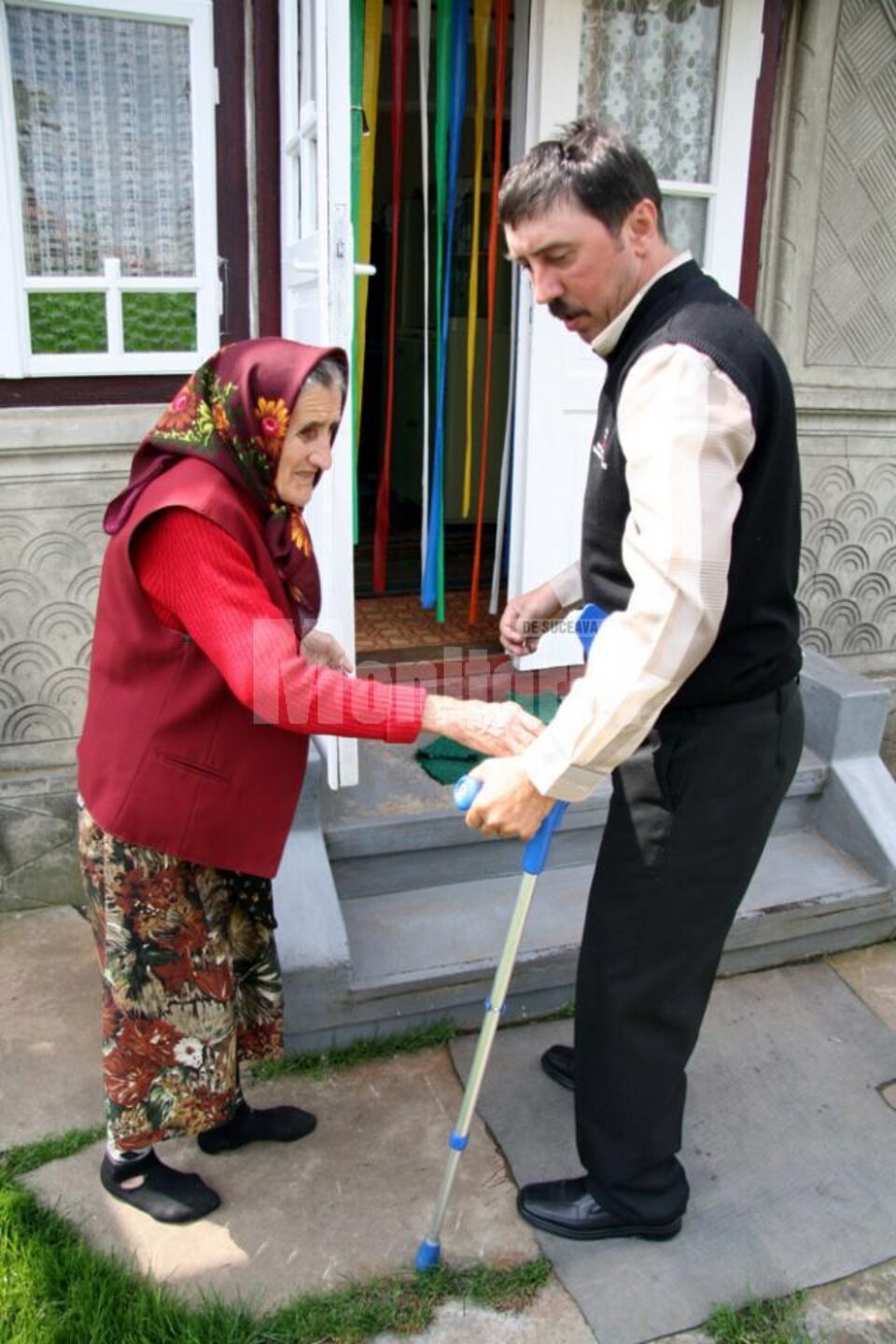 Cristi Hladi a stat timp de o săptămână în comă, apoi trei luni în spitale, după care s-a întors acasă în scaunul cu rotile