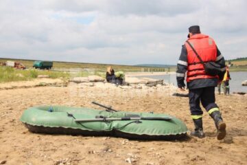 Barca în care s-au aflat cei doi