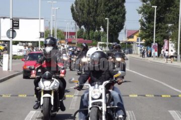 Parada motocicliștilor a făcut popas la Iulius Mall