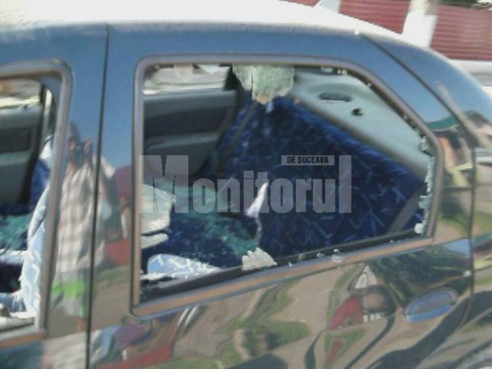 Petrea Vornicu a fost lovit iar mașina sa, distrusă