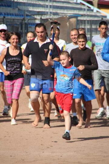 Torța alergării pentru armonie mondială a fost purtată și de cei mai mici dintre alergătorii din Suceava
