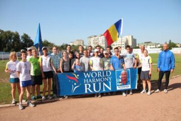 Alergătorii World Harmony Run au transmis mesajul de pace și armonie