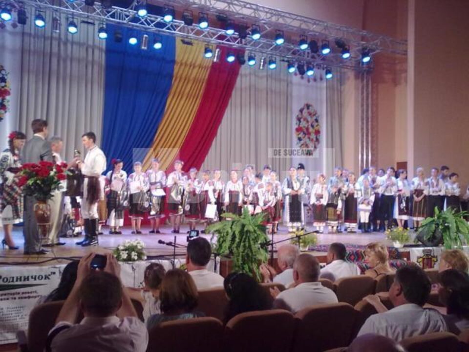 Eusebiu Gafița a câștigat Trofeul Festivalului Internațional de la Cernăuți „În Grădina cu Flori Multe”