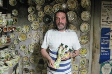 Artistul Florin Colibaba este descendentul unei renumite familii de olari din Rădăuți