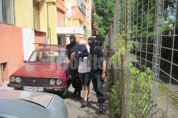 Mai multe persoane au fost aduse pentru audieri la sediul DIICOT Suceava