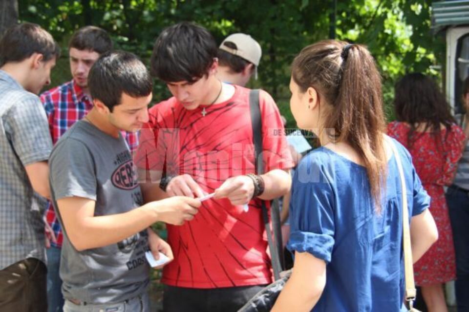 Subiectele au fost discutate la ieșirea din examen