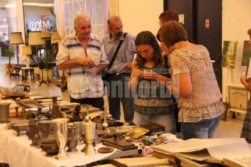 Argintărie, tablouri, timbre, monede vechi, readuse la lumină de colecționari, în Iulius Mall