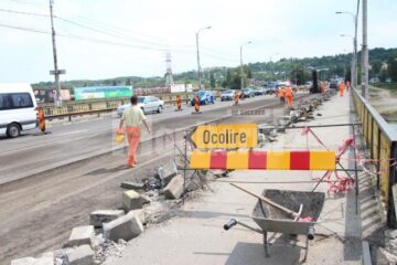 Lucrările la podul de peste râul Suceava vor dura aproximativ o lună de zile