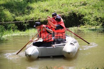 Exerciții la baza de pregătire a pompierilor de la Siret