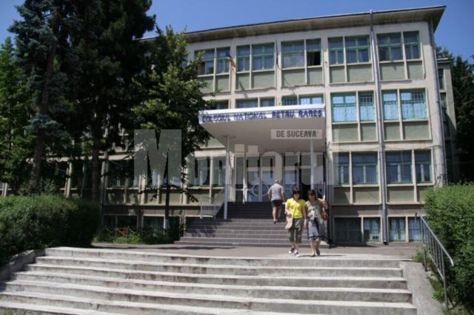 La profilul matematică-informatică bilingv de la Colegiul Național „Petru Rareș”, ultimul elev admis are media 9,74 La profilul matematică-informatică bilingv de la Colegiul Național „Petru Rareș”, ultimul elev admis are media 9,74