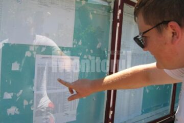 După recorectarea tezelor, 92 de absolvenți de liceu, respinși inițial la examen, au fost declarați promovați