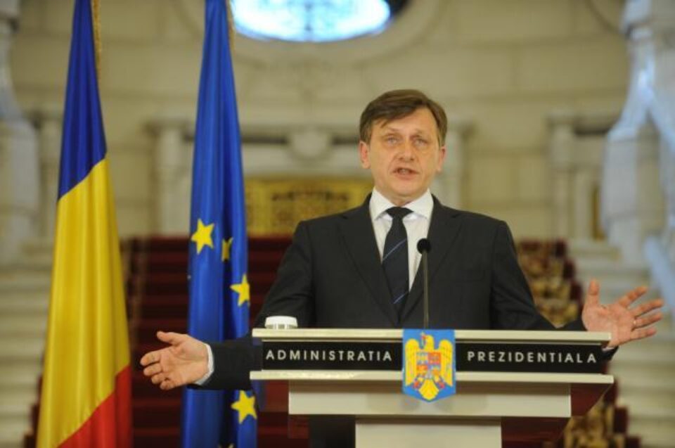 Antonescu: Înțeleg întotdeauna să pun interesul național în fața interesului partizan sau personal. Foto: Sorin LUPȘA