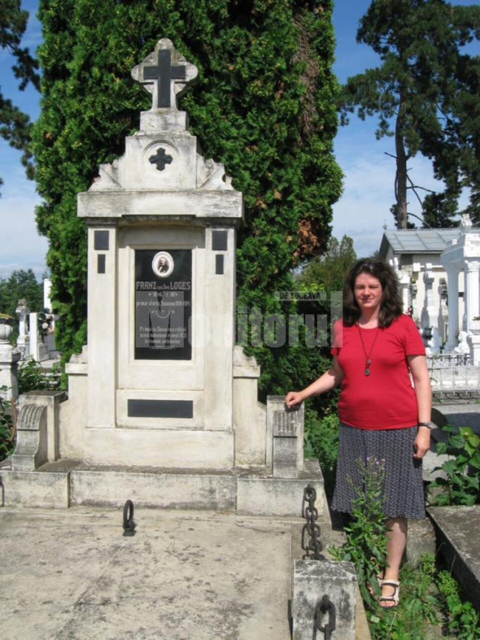Nicole Rieskamp în cimitirul Pacea de la Suceava