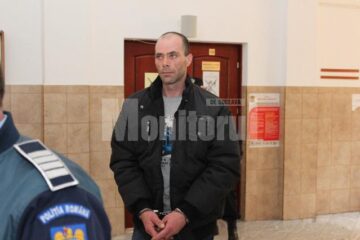 Cristinel Dănuț Olteanu a fost orbit de furie după ce a văzut-o pe femeia cu care a trăit mai mult timp dormind în același pat cu un alt bărbat