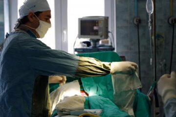 Măsura urmărește diminuarea deficitului de personal deja existent în sistemul sanitar. Foto: MEDIAFAX