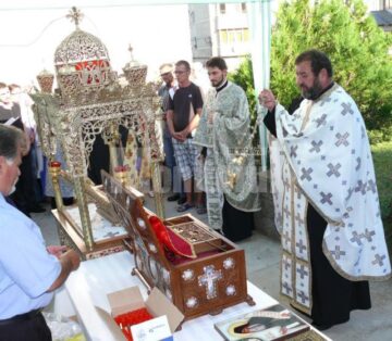 Moaștele au fost așezate într-un spațiu special amenajat, pentru închinare