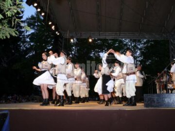 “Dorna, plai de joc și cântec”, festivalul național al ansamblurilor folclorice ale copiilor