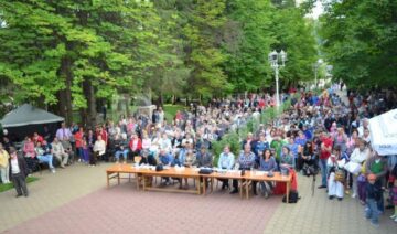 “Dorna, plai de joc și cântec”, festivalul național al ansamblurilor folclorice ale copiilor