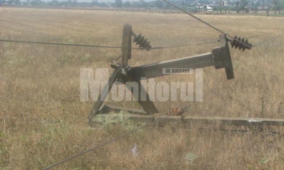 Reparații în valoare de aproximativ 650.000 de lei în rețelele electrice, din cauza furtunii