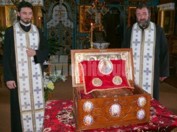 Moaștele Sfântului Andrei Criteanul de la Mitilini au ajuns aseară la Biserica Sf. Ilie din Fălticeni