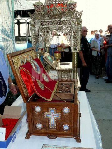 Moaștele Sfântului Andrei Criteanul de la Mitilini au ajuns aseară la Biserica Sf. Ilie din Fălticeni