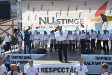 3.000 de suceveni, la mitingul de susținere a lui Traian Băsescu de la Iași