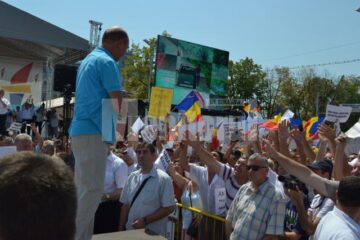 3.000 de suceveni, la mitingul de susținere a lui Traian Băsescu de la Iași