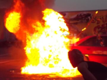 Mașini distruse, cascadorii periculoase și perdele de foc la Monster Trucks Show