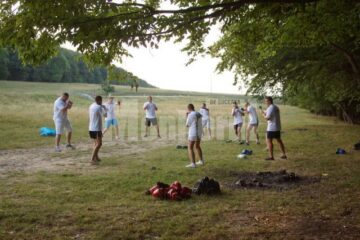 După ce-au ecologizat zona, Ursul și colegii lui s-au antrenat în mijlocul naturii