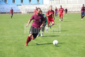 Rapidistul Negru l-a driblat pe portarul advers și a înscris în poarta goală
