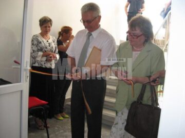Dumitru Pașniciuc și Margareta Isăilă la tăierea panglicii inaugurale Inaugurare centre sociale Gura Humorului