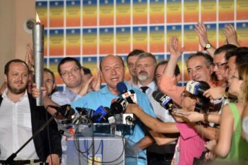 Traian Băsescu: "Românii și-au decis astăzi ei înșiși soarta nevalidând referendumul propus de cei 256 de parlamentari în numele pușcăriabililor". Foto: Mediafax