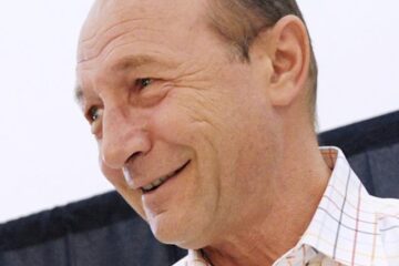 Băsescu: Țara se prăbușește
