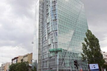 Crystal Tower, una dintre cele mai impozante clădiri de birouri din Capitală