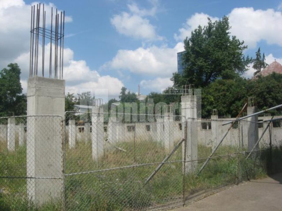 Sala de sport a Colegiului Ștefan cel Mare în construcție din 2008