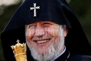 Sanctității Sale Karekin al II-lea i se va înmâna, cu prilejul prezenței sale la Suceava, Diploma de Cetățean de onoare al Sucevei