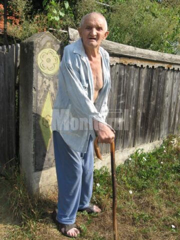 Iulian Cucu din Vornicenii Mici, în vârstă de 86 de ani, traiste în condiții groaznice