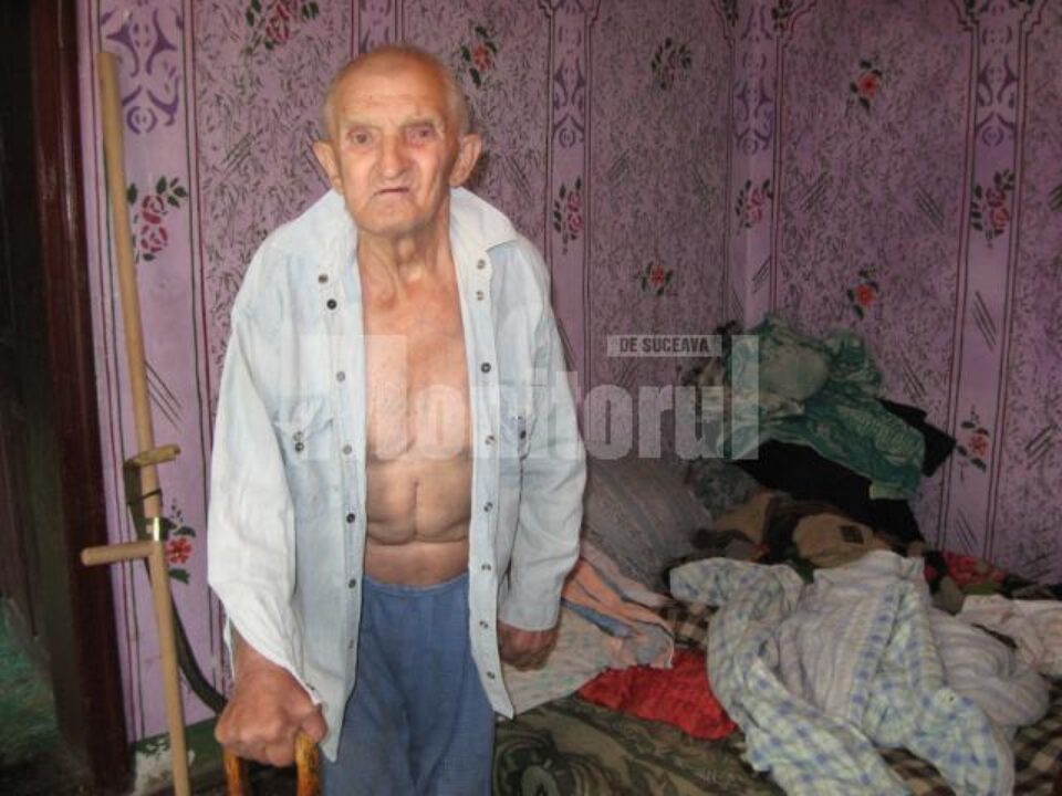Iulian Cucu din Vornicenii Mici, în vârstă de 86 de ani, traiste în condiții groaznice