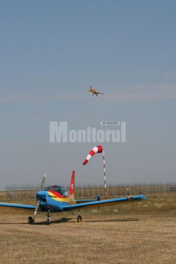 Avion în aer și avion la sol