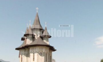 Pelerinaj de Schimbarea la Față pe Ceahlău, la mănăstire