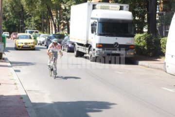 Proful biciclist, pe două roți, în fiecare zi