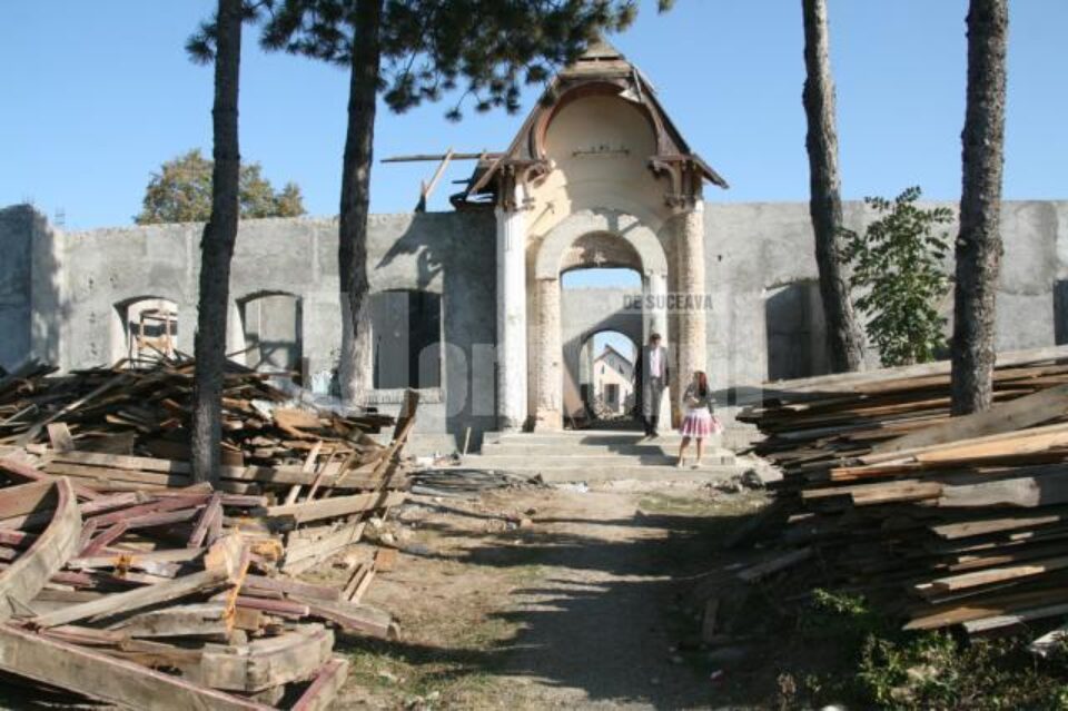 Școala din Pătrăuți, acum un an