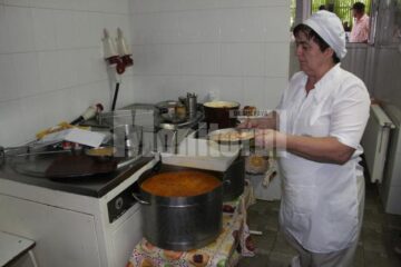 Lidia Moroșan: Câteodată le mai dăm și desert o napolitană sau o „Eugenie”