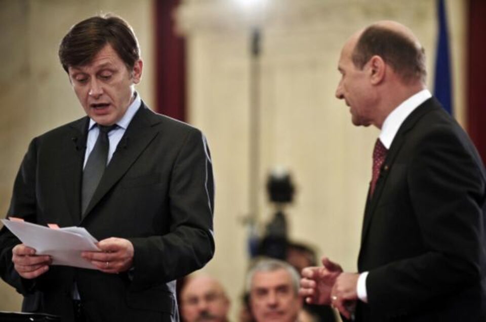 Antonescu: Mesajul meu este: nu vă temeți oameni buni, nu e sat fără câini România. Băsescu: Relax! Foto: MEDIAFAX