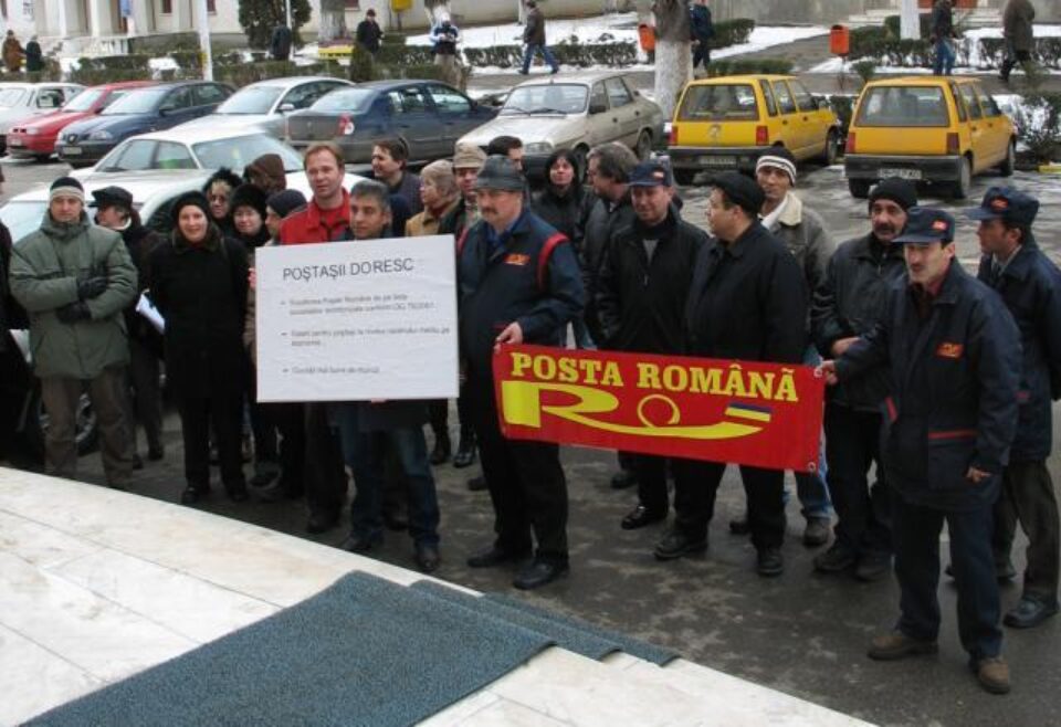 Poștașii sunt nemulțumiți de eliminarea unor sporuri și reducerea unor drepturi salariale