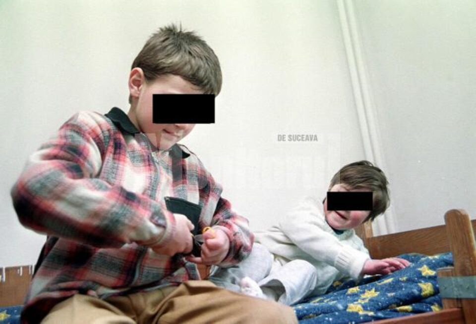 În cazul mai multor copii din județ s-a instituit plasamentul în regim de urgență